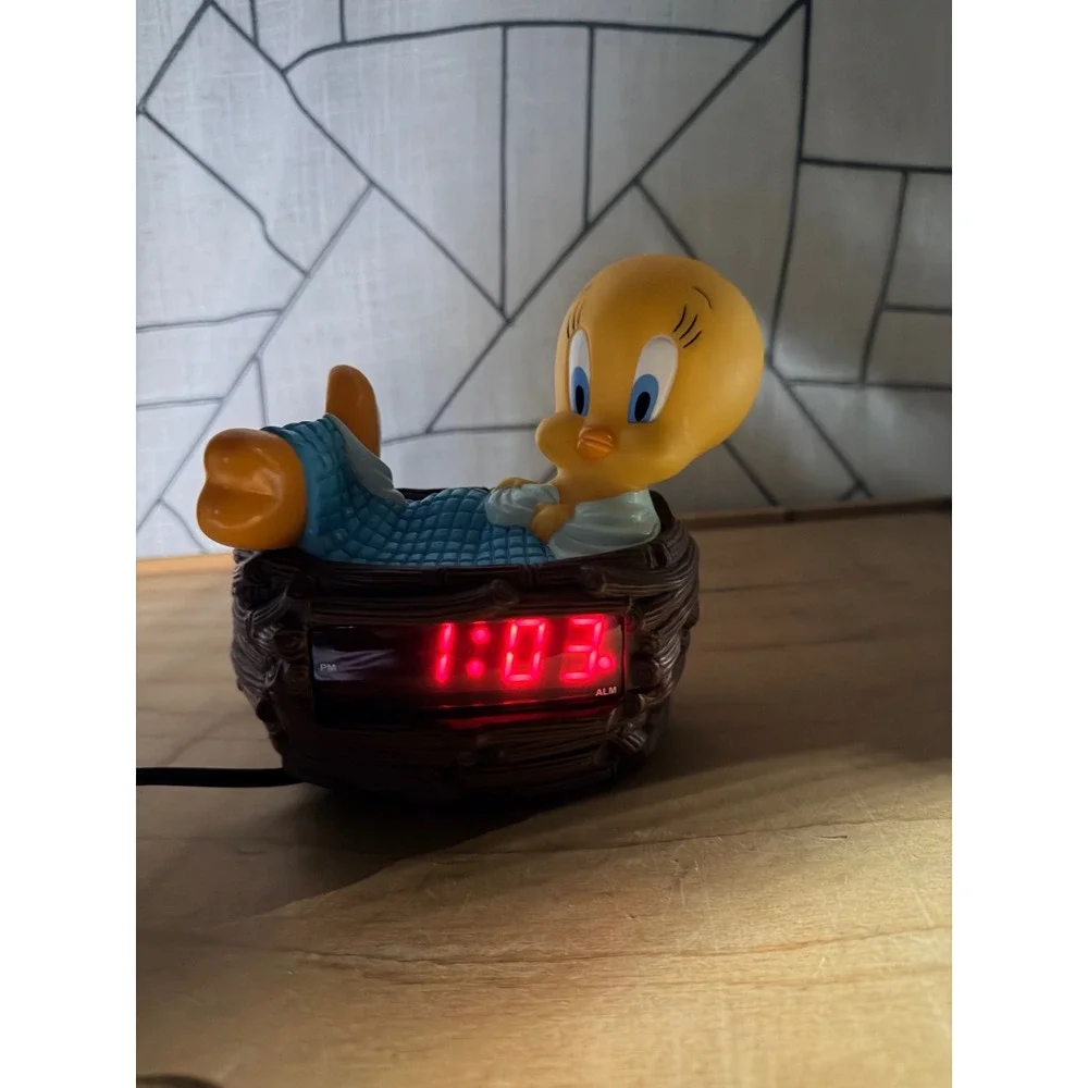 Westclox‎ Tweety Bird Alarm Clock OS Yellow Vintage Looney Tunes Nest 32402-AC